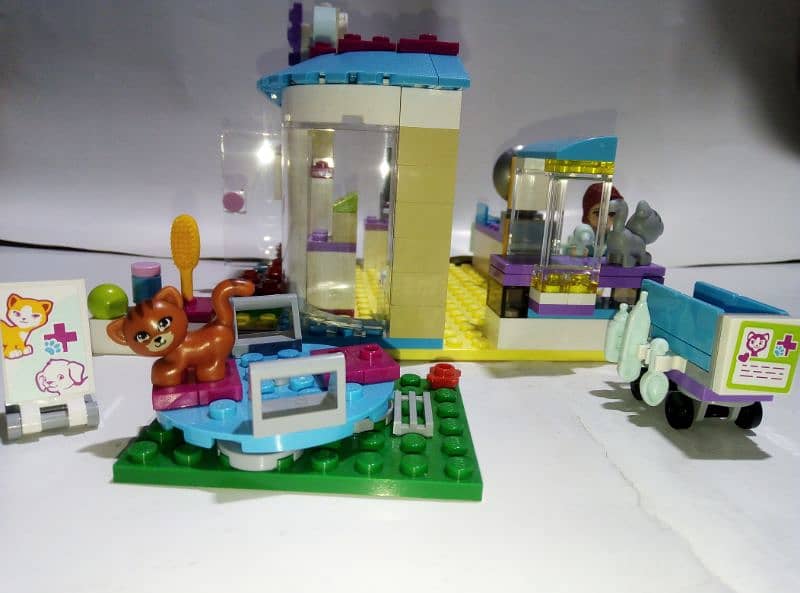 LEGO Friends 41085 Vet Clinic  with mia- 100% Complete 11