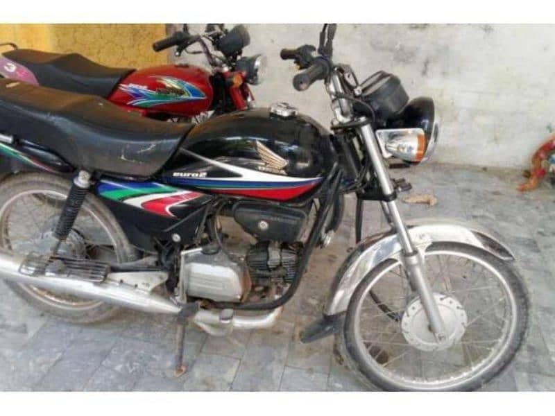 Honda 100cc 2009 model in black color Exchange possible 3