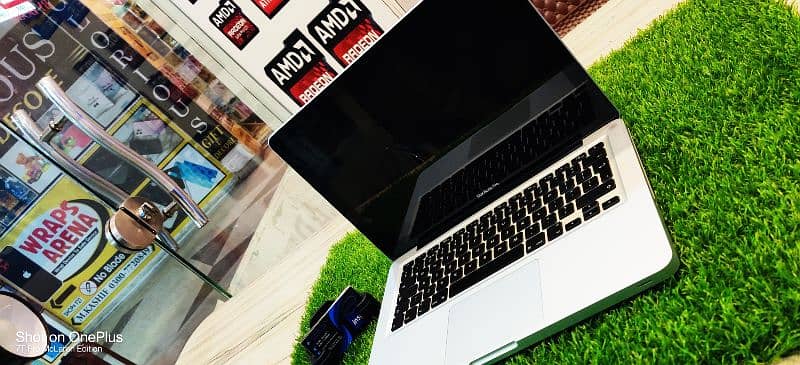 MacBook Pro i7 2011 4/128 3