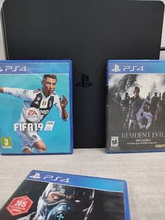 PLAYSTATION 4 WITH FREE GAMES