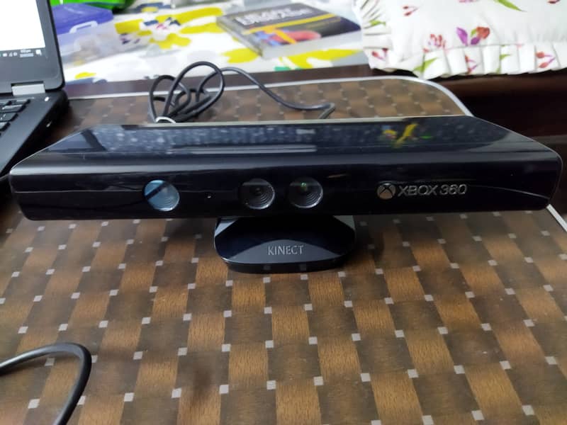Xbox 360 Kinect Sensor 1