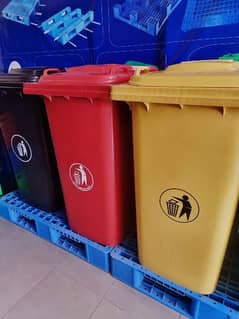 Dustbins / trash bins / plastic bins