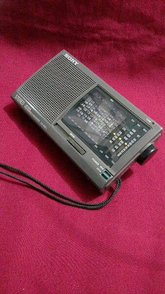Sony SW 11 World Band Radio Made in Japen 1