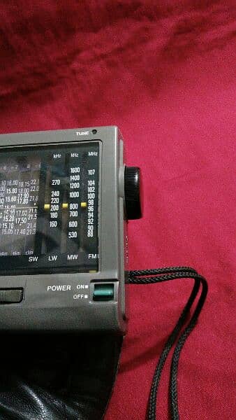 Sony SW 11 World Band Radio Made in Japen 4