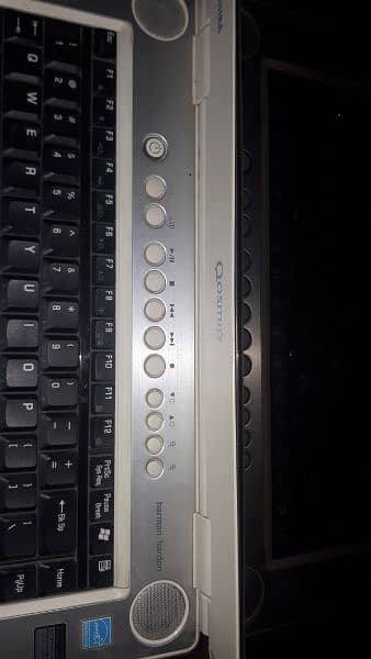 TOSHIBA F30 LAPTOP BOHAT HE MAZBOOT LAPTOP OLD IS GOLD 3