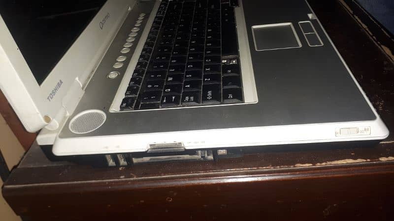 TOSHIBA F30 LAPTOP BOHAT HE MAZBOOT LAPTOP OLD IS GOLD 7