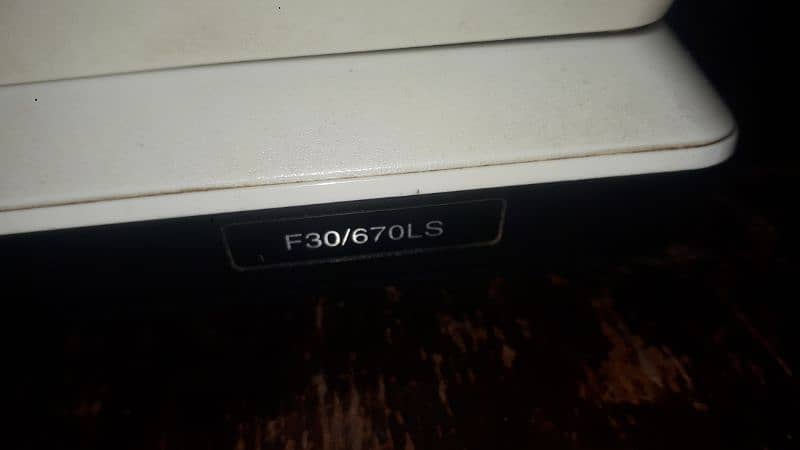 TOSHIBA F30 LAPTOP BOHAT HE MAZBOOT LAPTOP OLD IS GOLD 8