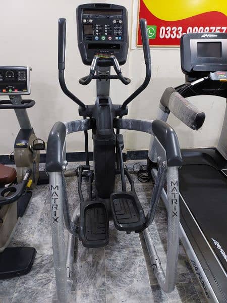 (BTRwp) Life Fitness Treadmills & Ellipticals 3