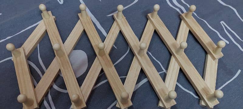 Accordian wooden Hooks 4