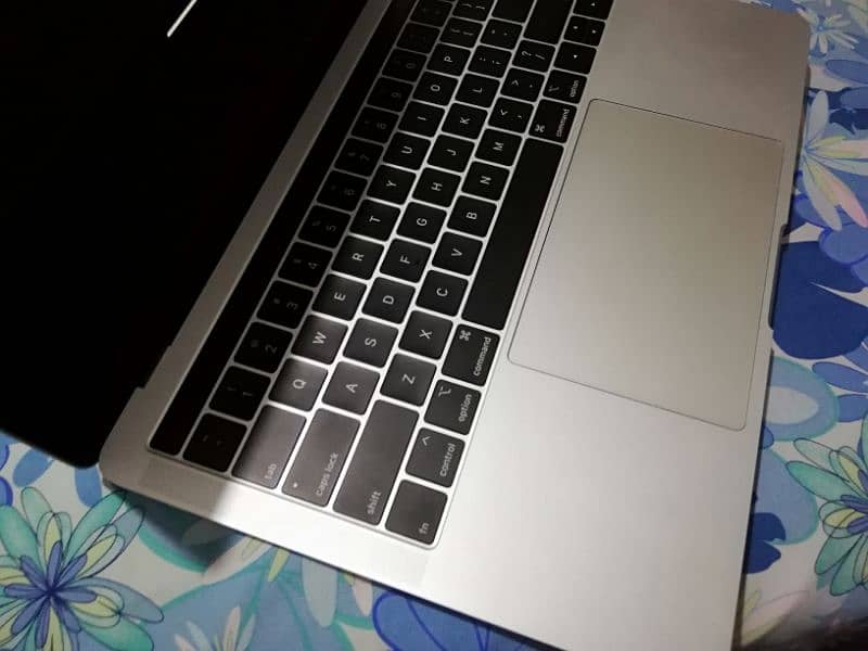 13inch 15inch Apple MacBook pro air all models available 1