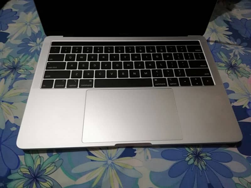 13inch 15inch Apple MacBook pro air all models available 5