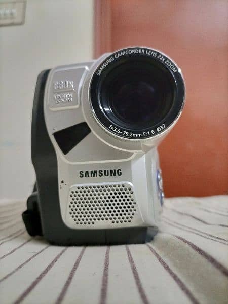 Samsung VP-l900 8mm Camcorder for sale. 1