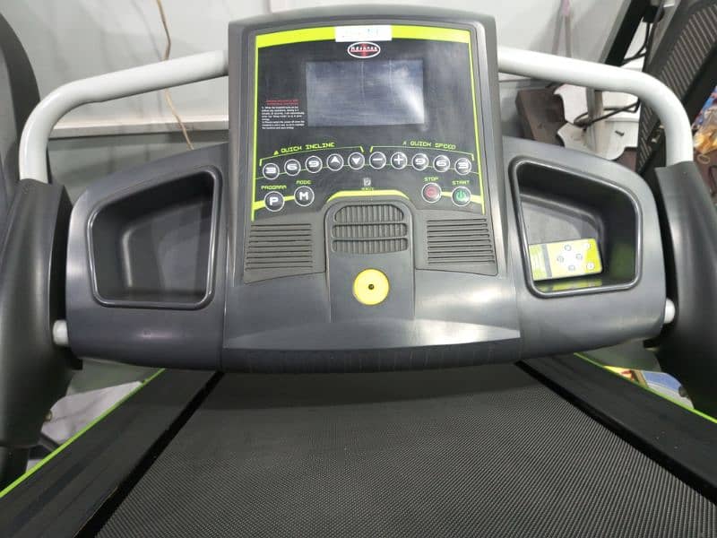 Second hand Fitness Exercise equipment in Karachi Treadmill jogging 3