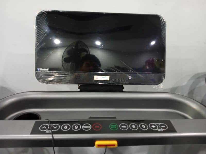 Second hand Fitness Exercise equipment in Karachi Treadmill jogging 6