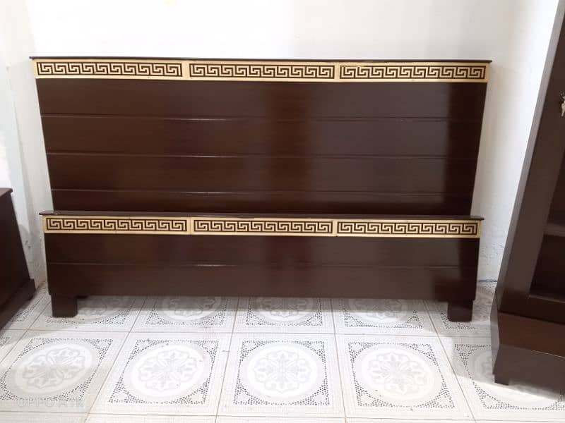 bed set /king bed queen bed single bed available 03007718509 2