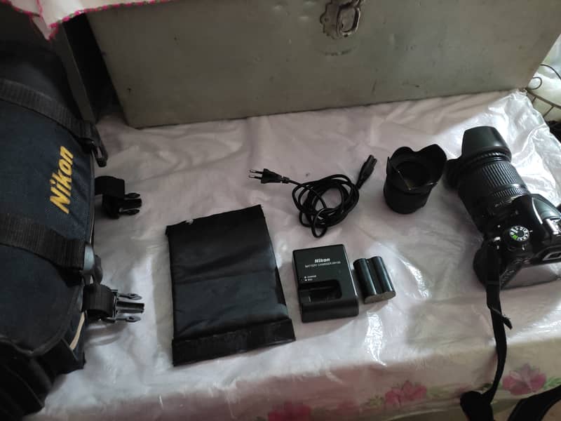 Camera Nikon D7000 with Two Lens Exchange Possible with same worth 7