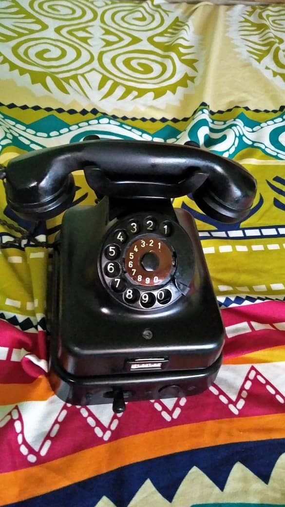 Old black German landline telephone working condition 2
