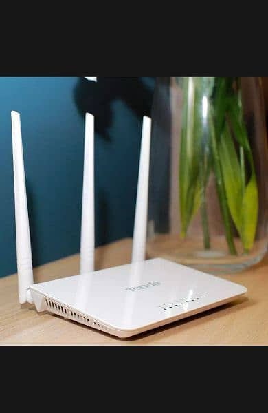 Tenda F3 300Mbps wireless tripple antennas wifi Router 0