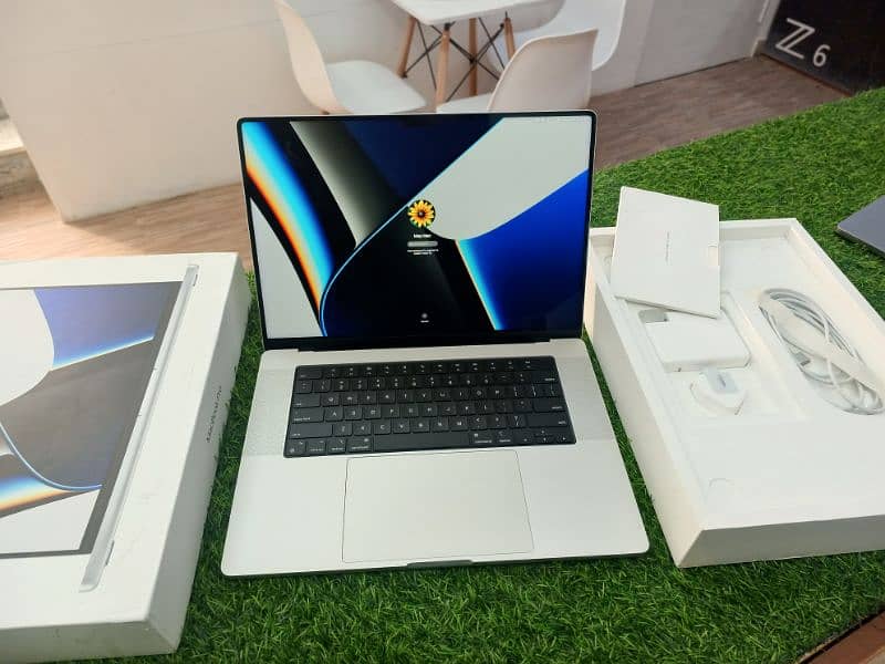 MacBook Air & Pro M1 M2 M3  M1 Pro 13, 14, 16inch  Lush Condition 15