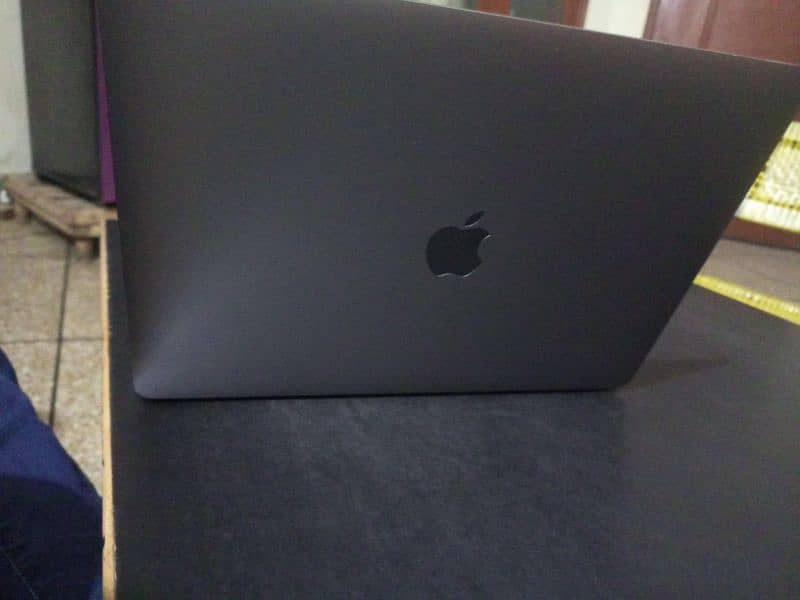 MacBook air 2019 8gb 128gb excellent condition 2