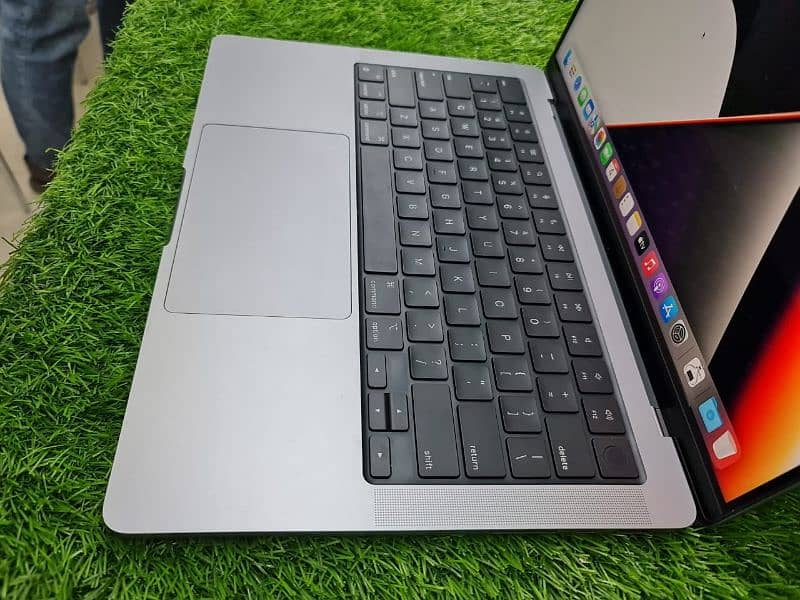 Apple macbook pro Best For Condition 2