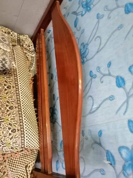 2 single beds with mattress (pure sheesham) 4