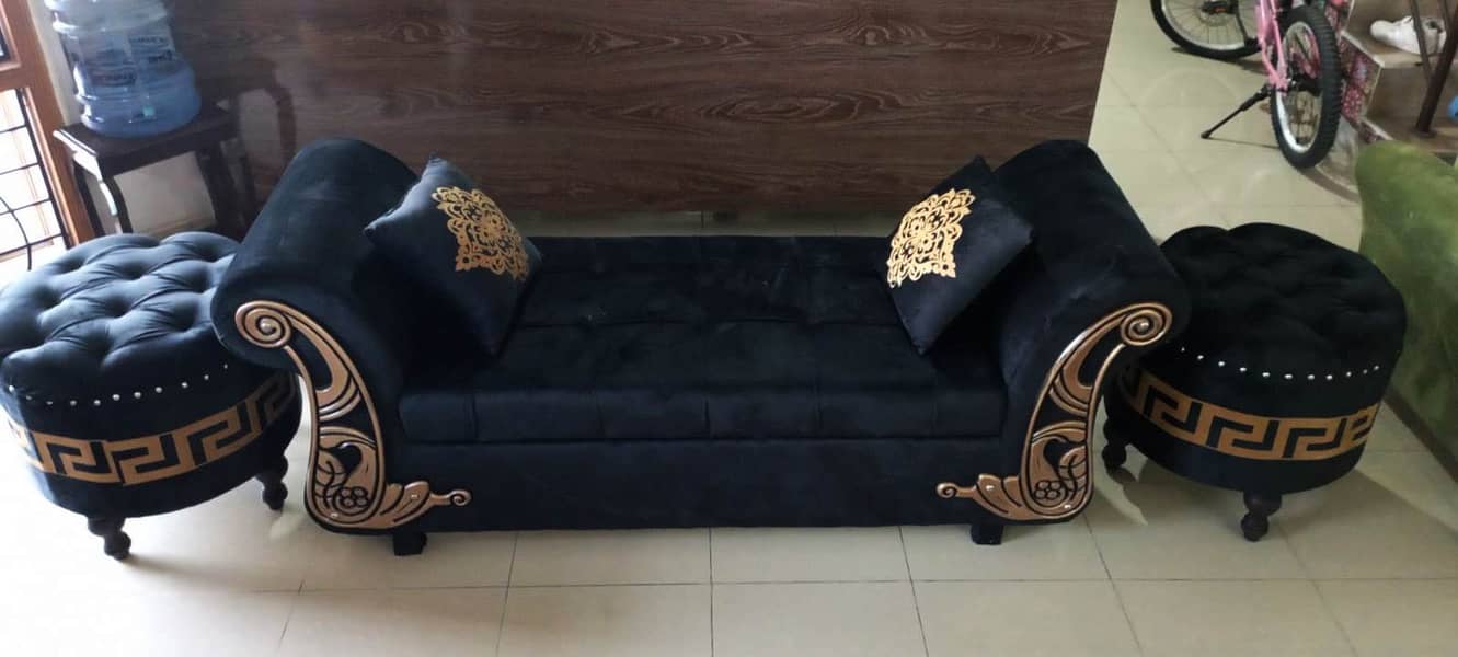 SETTEE Black and Golden Design with Two stools 3