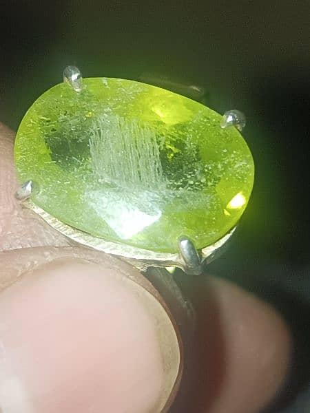 natural peridot 8 carats 5