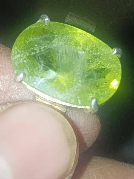 natural peridot 8 carats 7