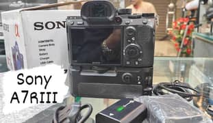 Sony A7Riii body with battery grip condition just like new 10/10