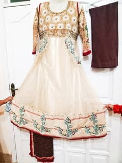 HALF WHITE DRESS contect number 03192059256