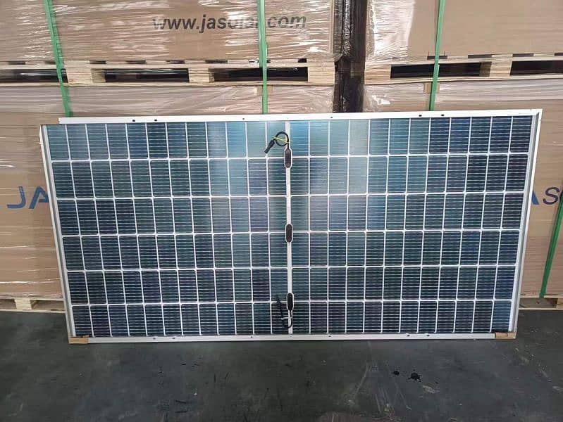 JA Solar High Quality Available Hole sale Rates 1