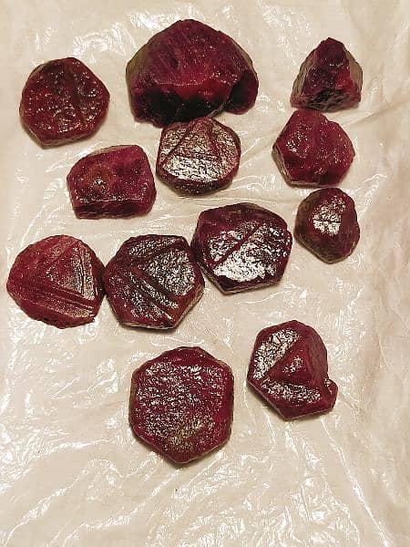 RUBY STONE YAKOOT STONE GEM 13