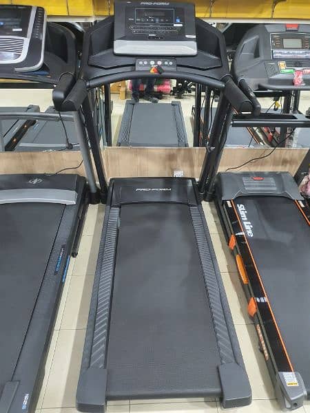 PRO-FORM CARBON TREADMILL FITNESS MACHINE AND GYM EQUIPMENT 3