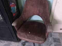 office chair availabLe urgent Sale .