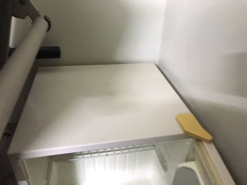 Samsung Bed Roam fridge . urgent sale 2