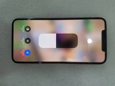 iphone XS 64GB Non PTA 10/10 Battery health 72%