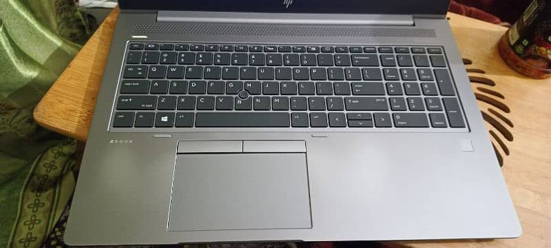 HP ZBook 15u G5 core i7 8th Generation like new Laptop 7