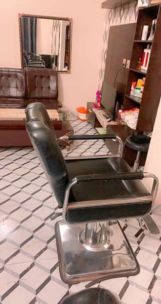 salon setup for sale condition like new 1