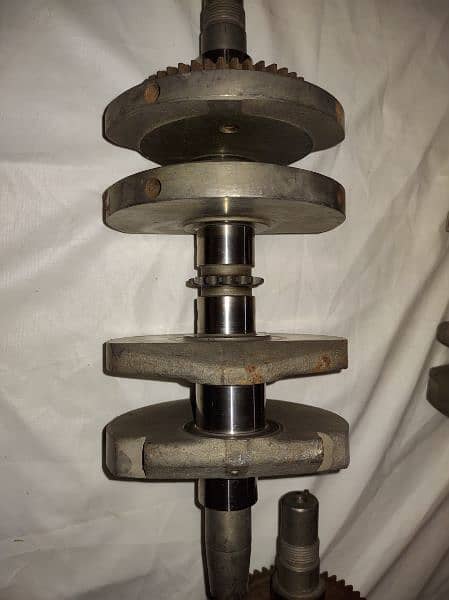 Suzuki Gs 500 New crank shaft with bearing pice 2