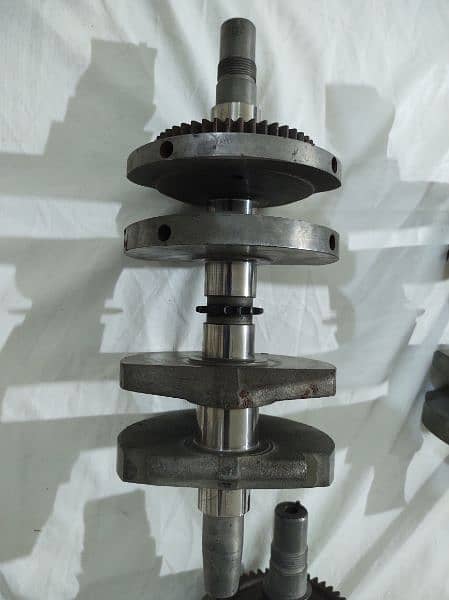 Suzuki Gs 500 New crank shaft with bearing pice 4