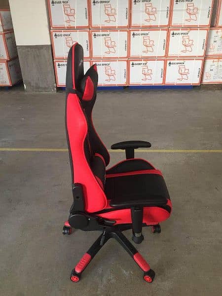 Global Razer Gaming Chairs. . 1