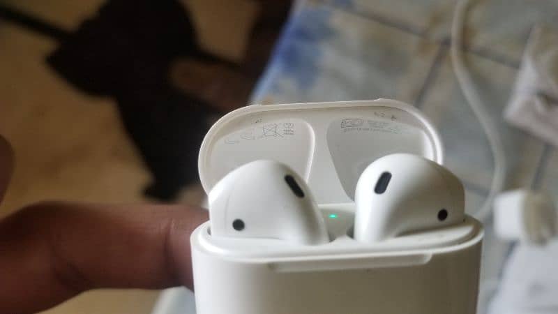Apple Airpods 2nd generation 5