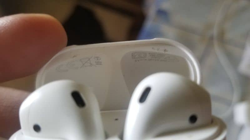 Apple Airpods 2nd generation 7