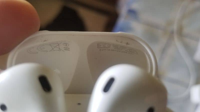 Apple Airpods 2nd generation 8