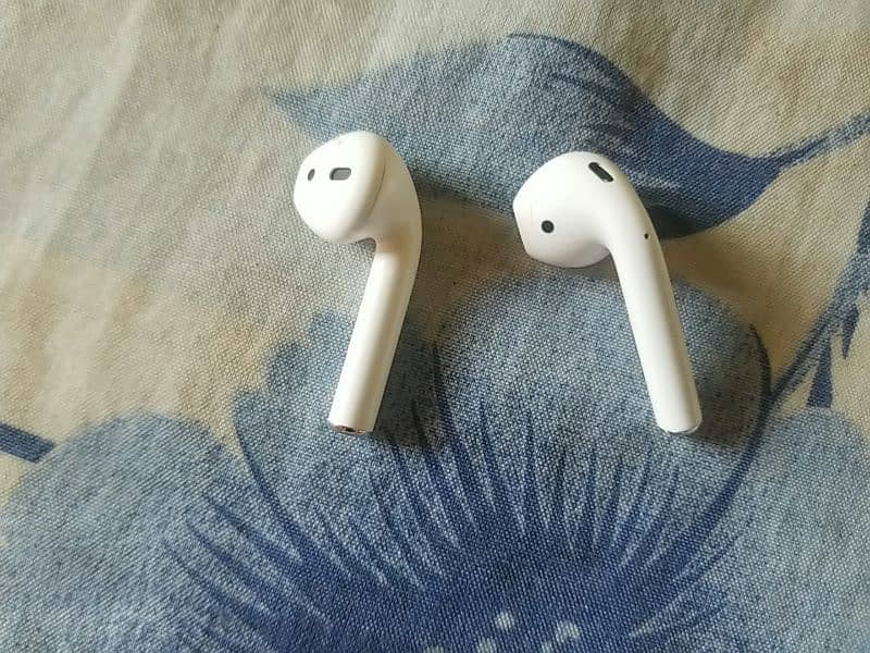 Apple Airpods 2nd generation 10
