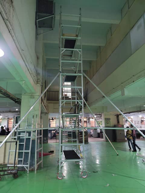 SINGLE WIDTH/NARROW ALUMINUM SCAFFOLDING TOWER 1