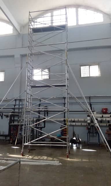 SINGLE WIDTH/NARROW ALUMINUM SCAFFOLDING TOWER 3