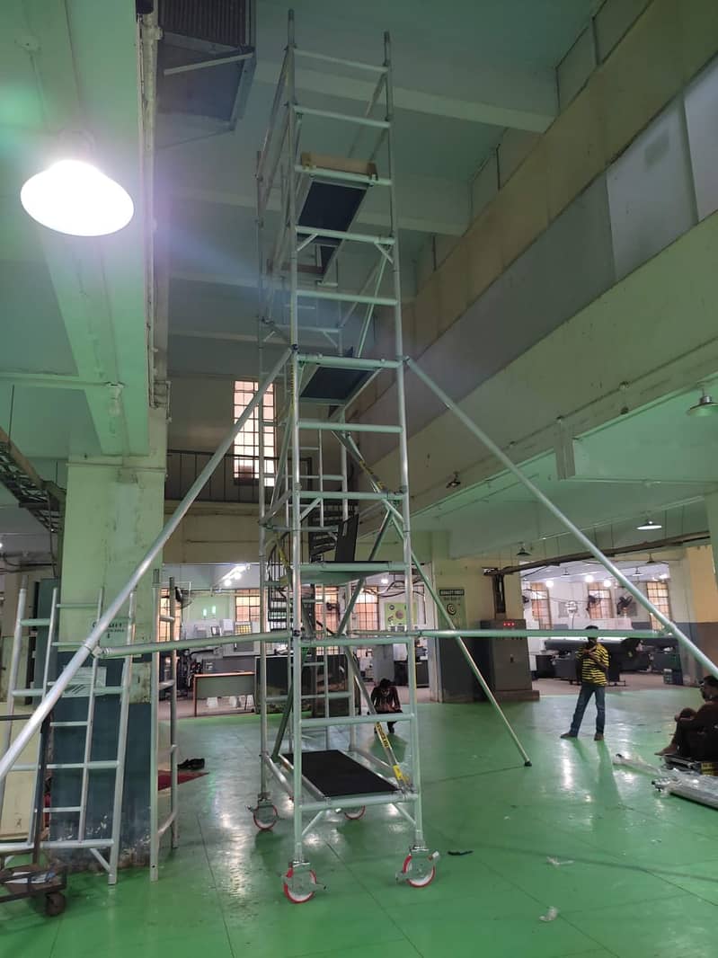 SINGLE WIDTH/NARROW ALUMINUM SCAFFOLDING TOWER 6