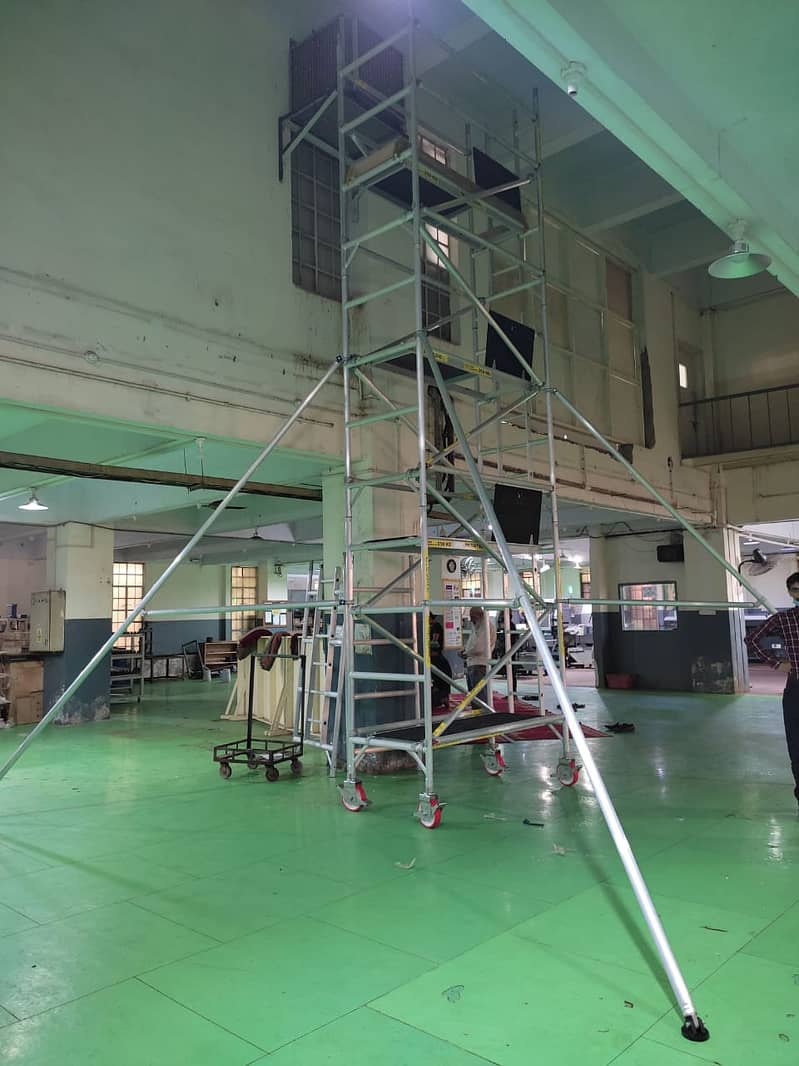 SINGLE WIDTH/NARROW ALUMINUM SCAFFOLDING TOWER 7